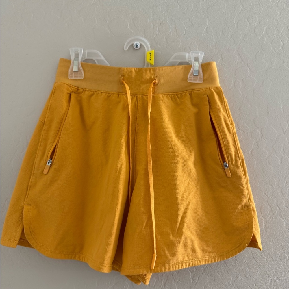 Lululemon Athletica Yellow Athletic Shorts High-Waisted Relaxed Fit